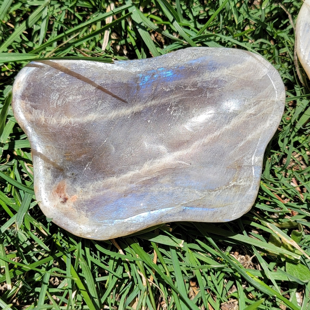 NEW 3.8" x 172G HIGH-QUALITY MOONSTONE FREE FORM BOWL